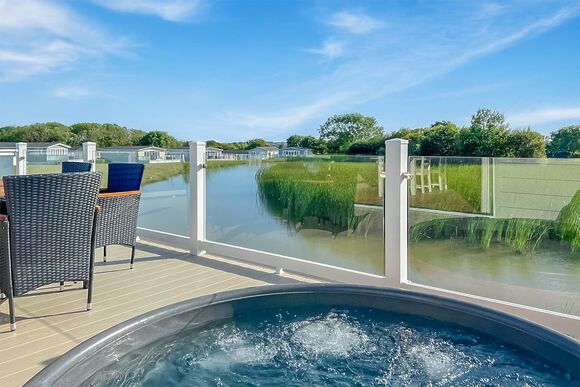 Superior Lakeside 3 (Pet) - Florence Springs Lakeside Lodges, St Florence, Tenby