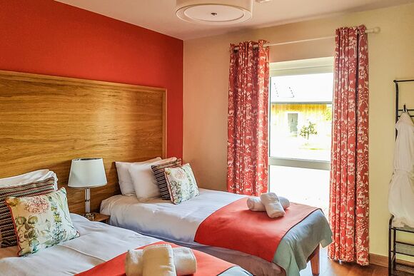 Paris - Flaxton Meadows Luxury Lodges, Flaxton