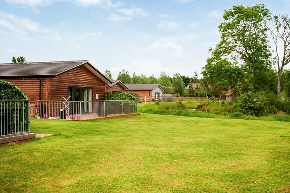 Minster - Flaxton Meadows Luxury Lodges, Flaxton