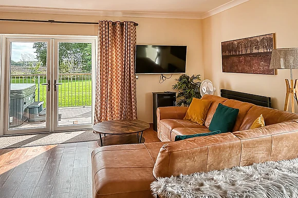 Minster - Flaxton Meadows Luxury Lodges, Flaxton