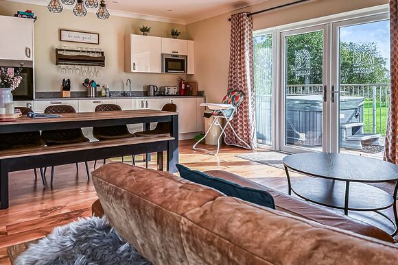 Minster - Flaxton Meadows Luxury Lodges, Flaxton