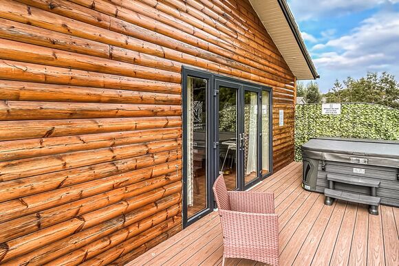 Kingfisher - Flaxton Meadows Luxury Lodges, Flaxton