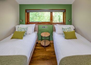 Golden Oak 4 Meadow Cabin - Forest of Dean Lodges, Coleford