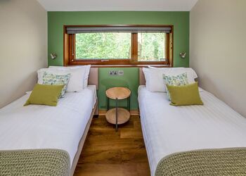 Forest of Dean Golden Oak Plus Treehouse Meadow - Forest of Dean Lodges, Coleford