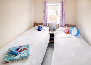 Sublime 2 Caravan (Pet) - Forest Edge, St. Leonards, Ringwood