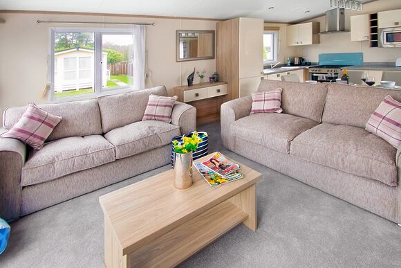 Sublime 2 Caravan (Pet) - Forest Edge, St. Leonards, Ringwood