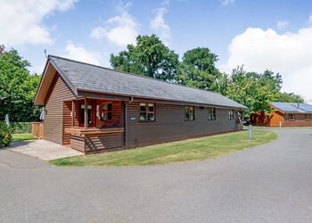 Dymock Spa - Ford Farm Lodges, Kilcot, Newent