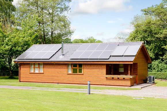 Berkeley Elite Spa - Ford Farm Lodges, Kilcot, Newent