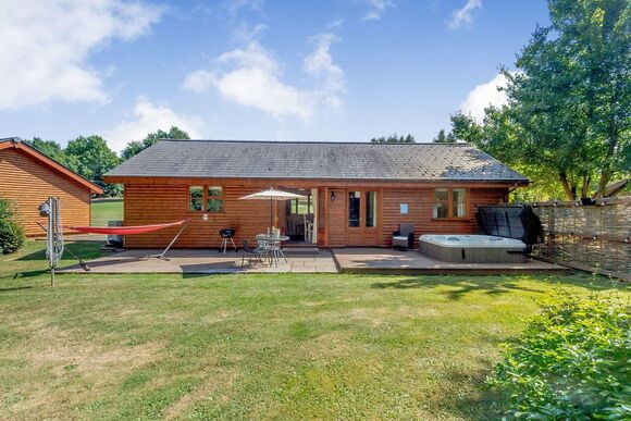 Berkeley Elite Spa - Ford Farm Lodges, Kilcot, Newent