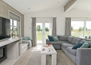 Elite Plus Spa Lodge 3 - Aspen Lodge Escape, Bury St Edmunds