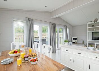 Elite Spa Lodge 2 - Aspen Lodge Escape, Bury St Edmunds