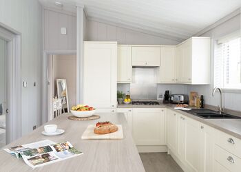 Elite Spa Lodge 2 - Aspen Lodge Escape, Bury St Edmunds