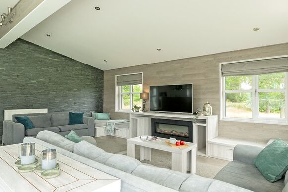 Elite Plus Spa Lodge 3 - Aspen Lodge Escape, Bury St Edmunds