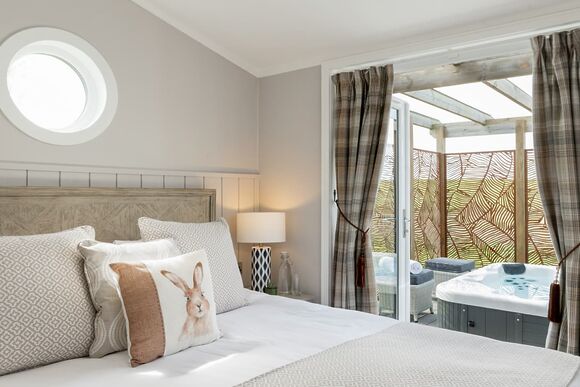 Elite Plus Spa Lodge 3 (Sleeps 7) - Aspen Lodge Escape, Bury St Edmunds