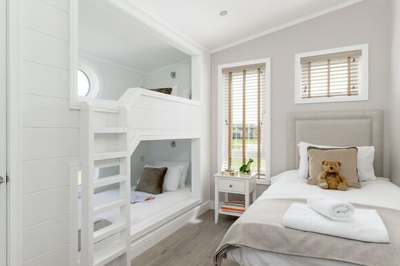 Elite Plus Spa Lodge 3 (Sleeps 7) - Aspen Lodge Escape, Bury St Edmunds