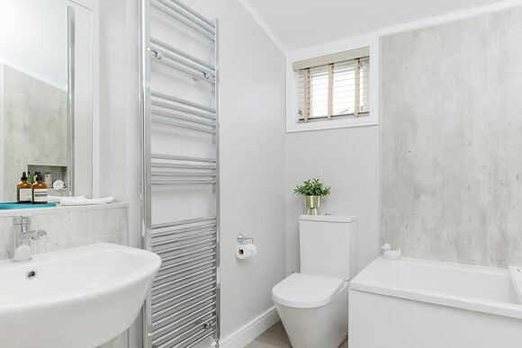 Elite Plus Spa Lodge 3 (Sleeps 7) - Aspen Lodge Escape, Bury St Edmunds