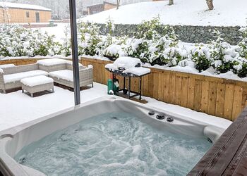 Lodge 2 VIP Pets - The Warrens at Foxtail, Gledrid, Chirk