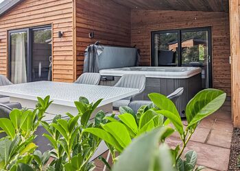 Lodge 3 VIP Pets - The Warrens at Foxtail, Gledrid, Chirk