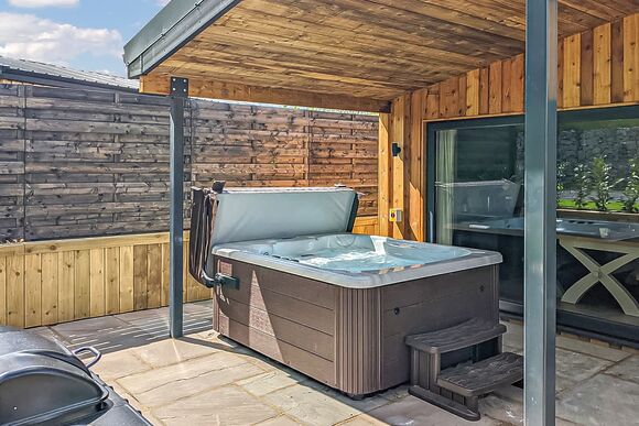 Lodge 2 Bed VIP 2 - The Warrens at Foxtail, Gledrid, Chirk