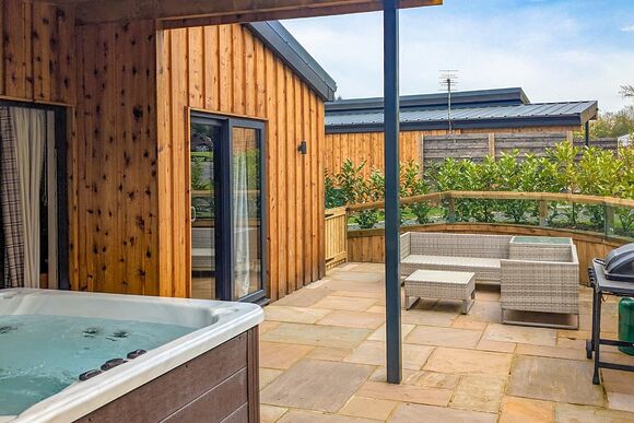 Lodge 2 VIP Pets 4 - The Warrens at Foxtail, Gledrid, Chirk