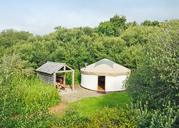 Florence Springs Yurt - Florence Springs Glamping, St Florence, Tenby