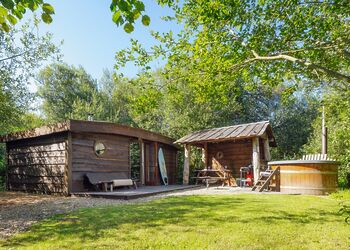 The Woodland Hideaway - Florence Springs Glamping, St Florence, Tenby