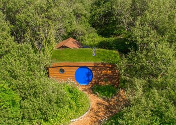 The Woodland Hideaway - Florence Springs Glamping, St Florence, Tenby