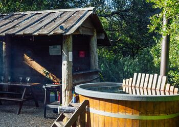 The Woodland Hideaway - Florence Springs Glamping, St Florence, Tenby
