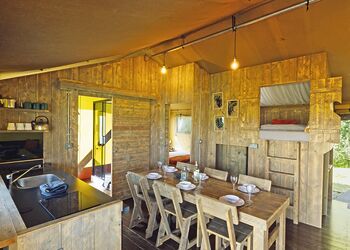 Florence Springs Safari Tent - Florence Springs Glamping, St Florence, Tenby