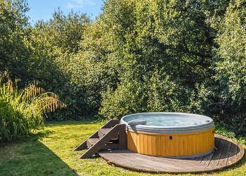Florence Springs Geodome - Florence Springs Glamping, St Florence, Tenby