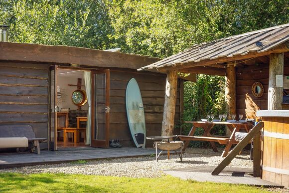 The Woodland Hideaway - Florence Springs Glamping, St Florence, Tenby