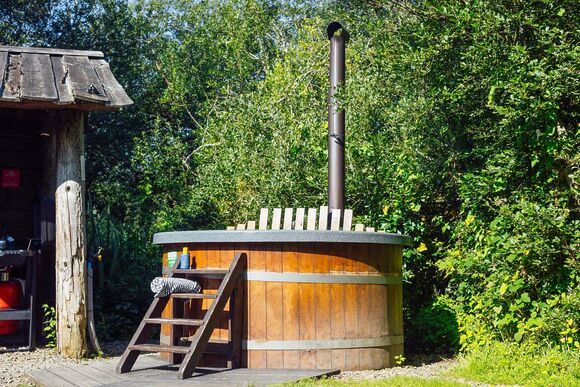 The Woodland Hideaway - Florence Springs Glamping, St Florence, Tenby