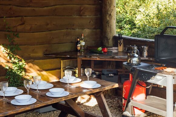 The Woodland Hideaway - Florence Springs Glamping, St Florence, Tenby