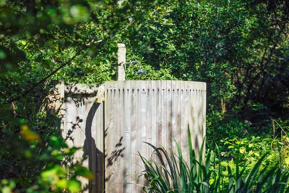 The Woodland Hideaway - Florence Springs Glamping, St Florence, Tenby