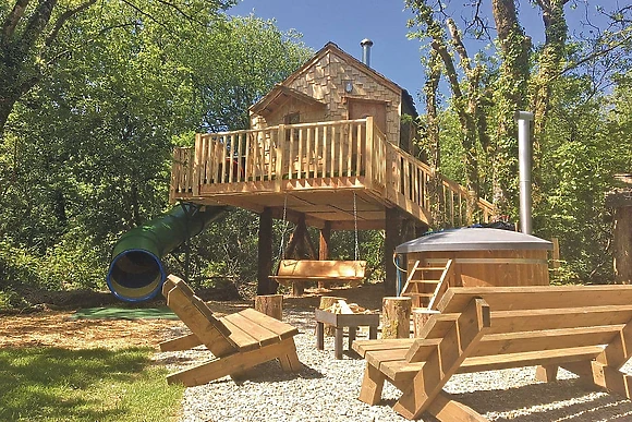 Pyatts Nest Treehouse 