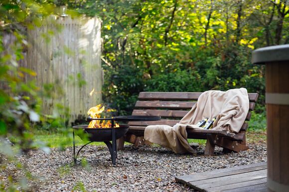 Pyatts Nest Treehouse - Florence Springs Glamping, St Florence, Tenby