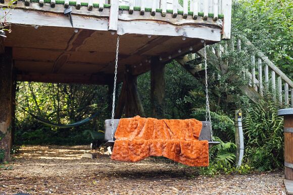 Pyatts Nest Treehouse - Florence Springs Glamping, St Florence, Tenby