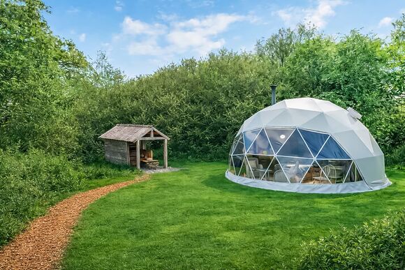 Florence Springs Geodome - Florence Springs Glamping, St Florence, Tenby