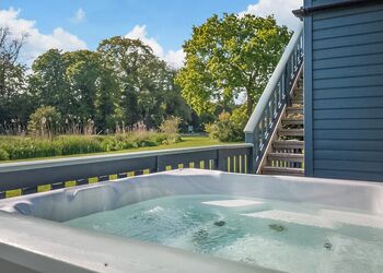 The Views - Fairway Lakes Lodges, Fritton