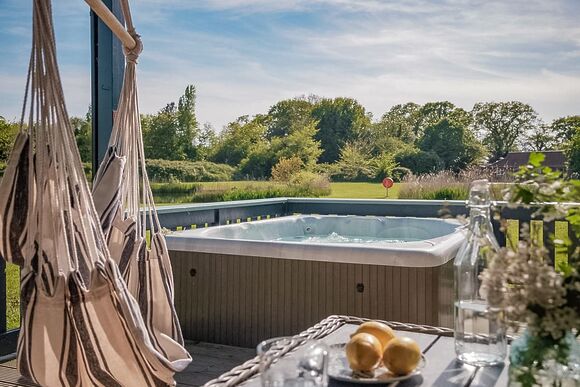 The Views - Fairway Lakes Lodges, Fritton