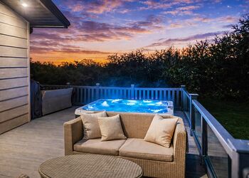 Executive Lodge with Hot Tub - Foxhunter Park, Monkton, Nr Ramsgate