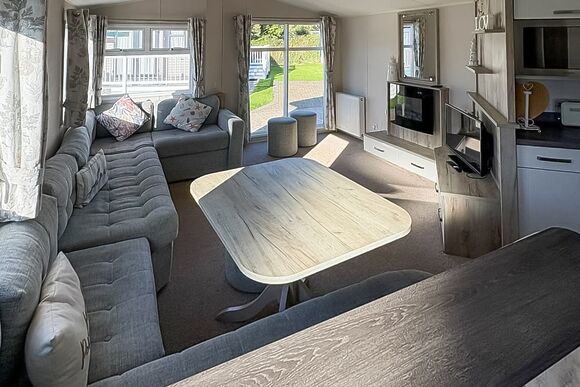 Canterbury 4 (Pet) - Foxhunter Park, Monkton, Nr Ramsgate