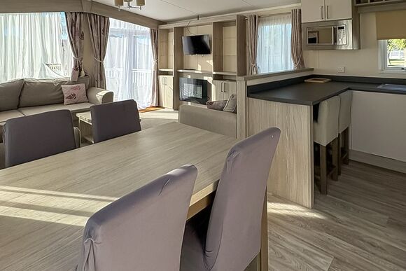 Canterbury 4 (Pet) - Foxhunter Park, Monkton, Nr Ramsgate