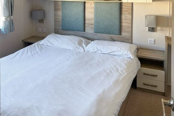 Canterbury 4 (Pet) - Foxhunter Park, Monkton, Nr Ramsgate