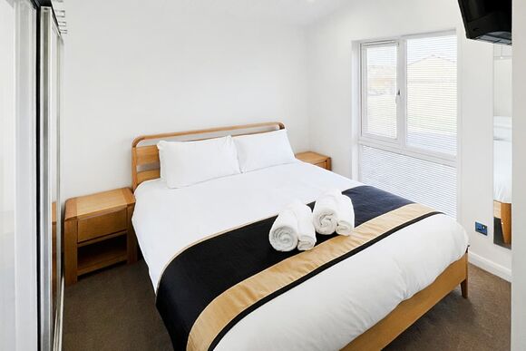 Executive Lodge with Hot Tub - Foxhunter Park, Monkton, Nr Ramsgate