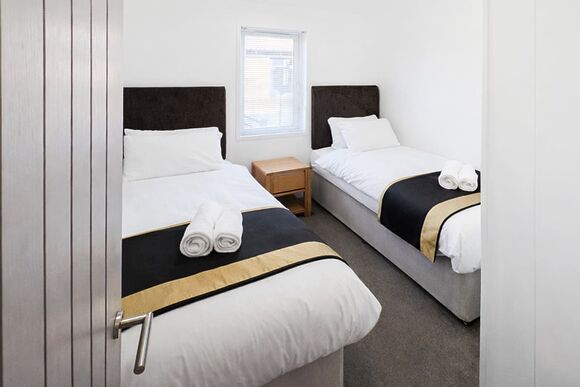 Executive Lodge with Hot Tub - Foxhunter Park, Monkton, Nr Ramsgate