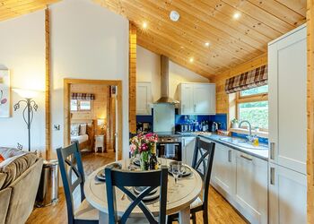 The Queens Lodge - Gadlas Park, Ellesmere