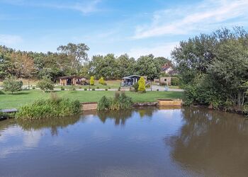 Sandringham Lodge - Gadlas Park, Ellesmere