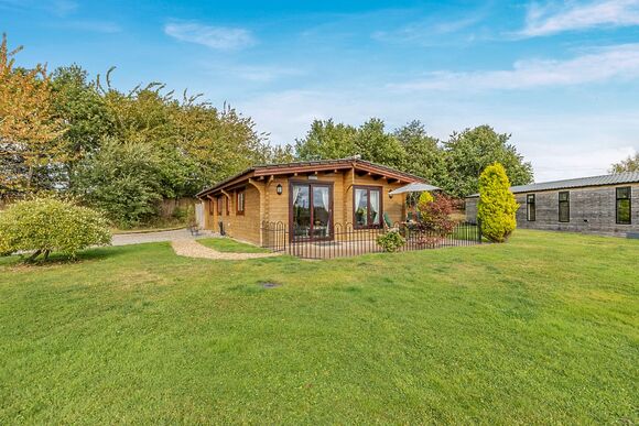 Buckingham Lodge - Gadlas Park, Ellesmere