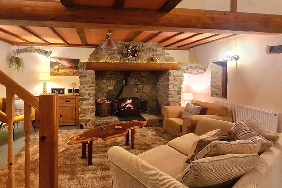 Cwtch Cottage - Garnffrwd Cottages, Pontyberem, Carmarthenshire